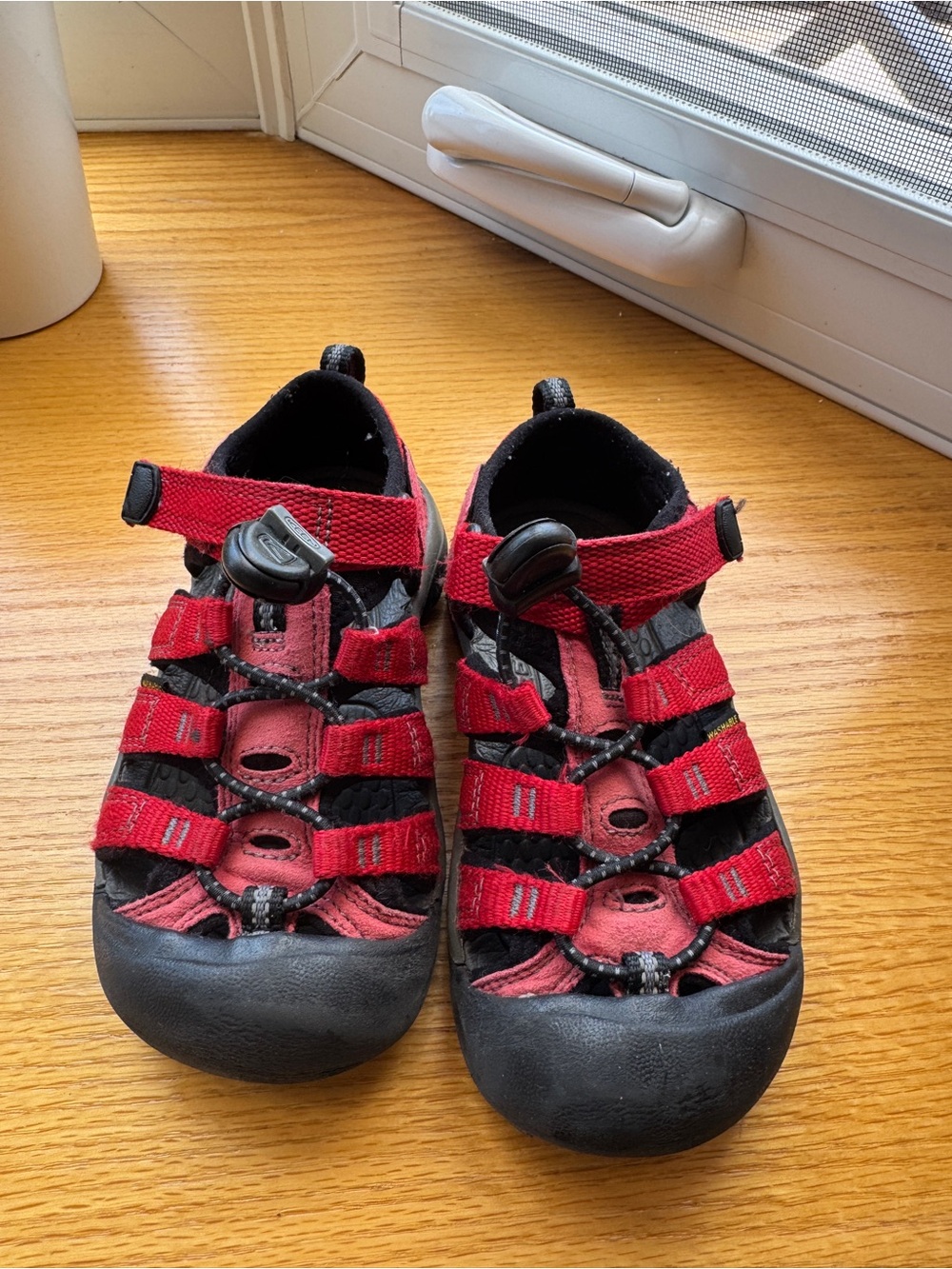 Keen Kids Red and Black Closed-Toe Adventure Sandals